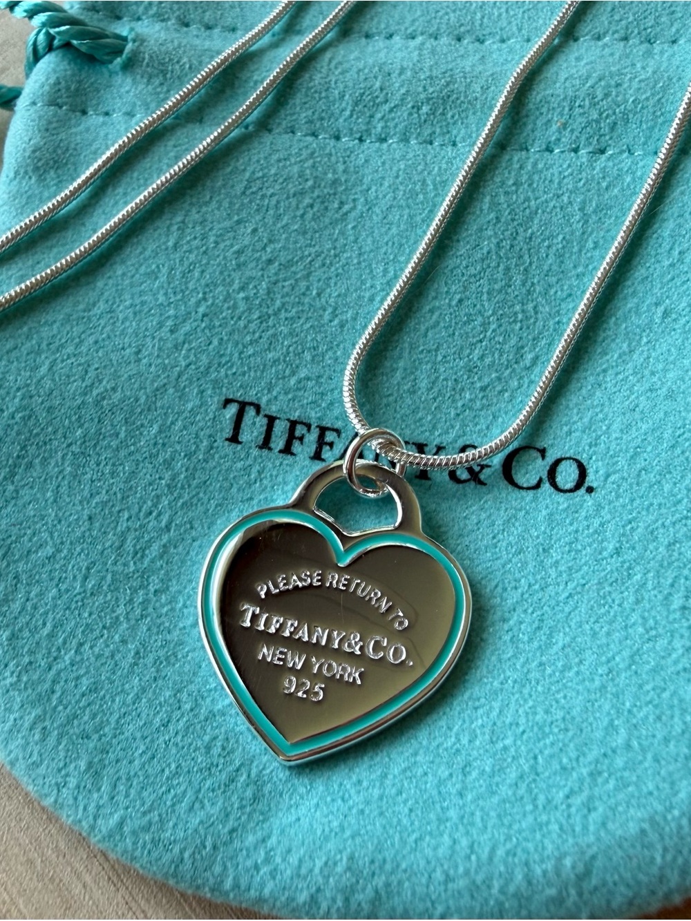 Tiffany & Co. Heart Tag Pendant Necklace in sterling silver - Picture 2 of 3